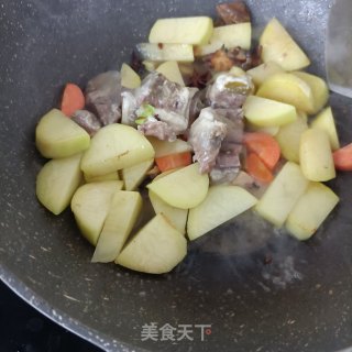 土豆烧牛腩步骤7