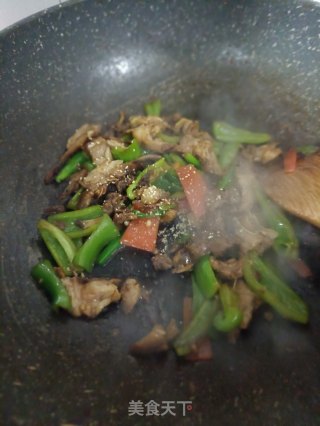 “羊肉”青辣椒炒羊头肉步骤8