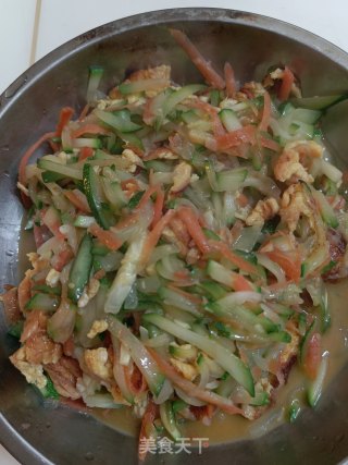 鸡蛋炒红绿杂蔬步骤5