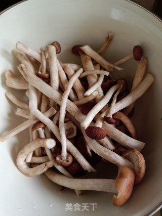 红皮土豆烧排骨步骤2