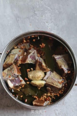炖腊猪蹄步骤6