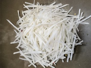 茶油炒白萝卜丝步骤4