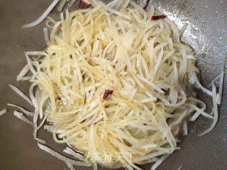 茶油炒白萝卜丝步骤7
