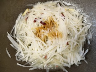 茶油炒白萝卜丝步骤6