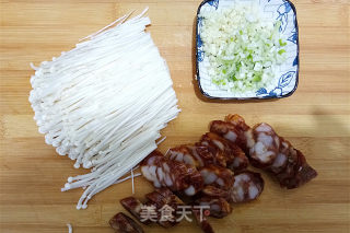 腊肠粉丝蒸金针菇步骤2