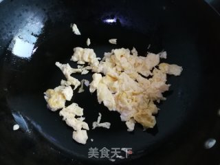 鸭蛋牛皮菜炒年糕步骤4