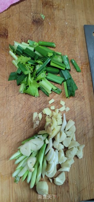 黄豆酱烧鱼腩步骤3