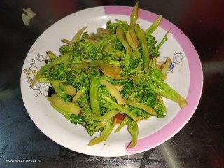 蒜香西蓝花步骤5