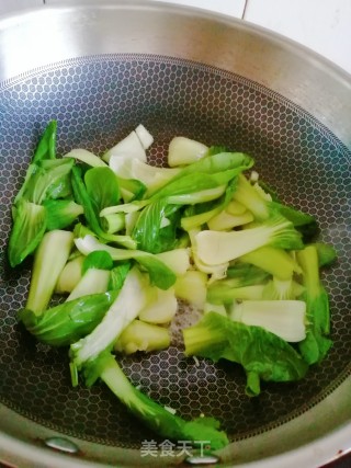 白玉菇炒油菜步骤3