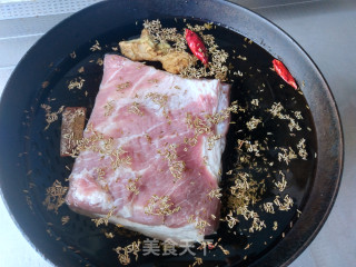 脆皮五花肉步骤3