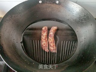 蒜苗炒麻辣香肠步骤2