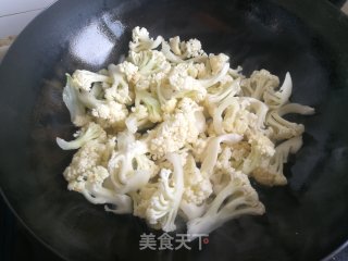 鳞虾烧花菜步骤6