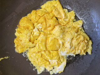 螺丝椒胡萝卜炒鸡蛋步骤6