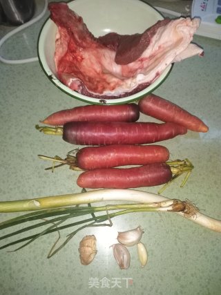胡萝卜牛腩步骤1