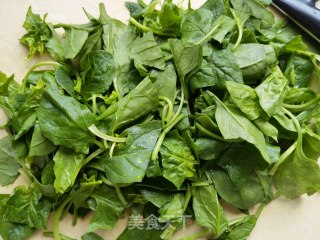 胡萝卜蒸菠菜步骤2