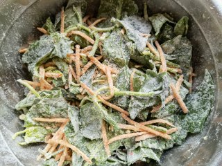 胡萝卜蒸菠菜步骤7