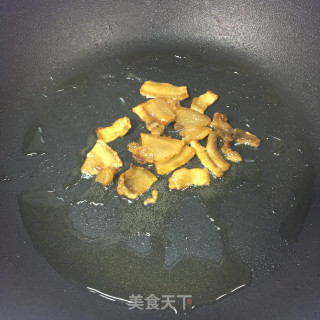 油渣白菜炒年糕步骤3