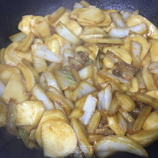 油渣白菜炒年糕步骤8