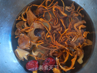 菌汤排骨炖冬瓜步骤2