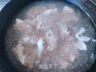 菌汤排骨炖冬瓜步骤3