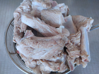 菌汤排骨炖冬瓜步骤4