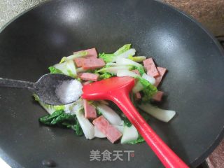 烤火腿炒黄心菜步骤8