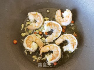 黑胡椒酱炒虾仁步骤9