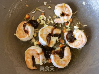 黑胡椒酱炒虾仁步骤10