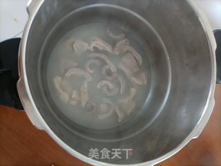 竹荪猪肚鸡步骤4