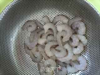 虾仁炒肥肠步骤1