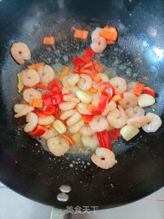 虾仁炒肥肠步骤5
