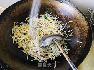 醋溜绿豆芽步骤4