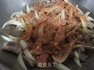 烧烤料炒羊肉步骤4