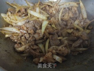 烧烤料炒羊肉步骤5