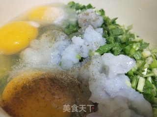 虾仁韭菜炒鸡蛋步骤2