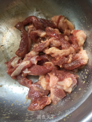 香葱炒羊肉步骤3