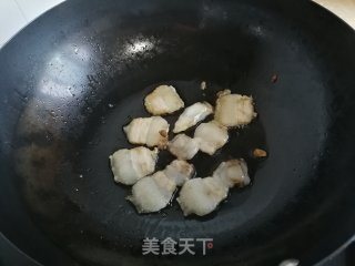 回锅肉炒包菜豆腐步骤3