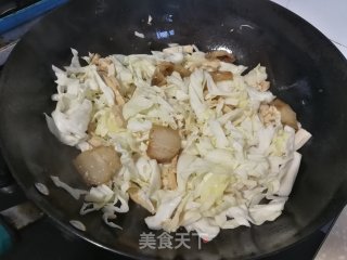 回锅肉炒包菜豆腐步骤5