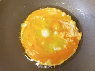 螺丝椒洋葱炒鸡蛋步骤3