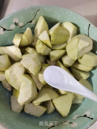 番茄烧茄子步骤1