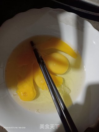素炒鸡蛋步骤1