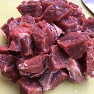 土豆胡萝卜烧牛腩步骤1