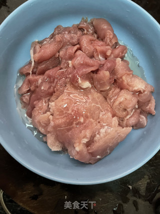 韭菜香干炒肉片步骤2