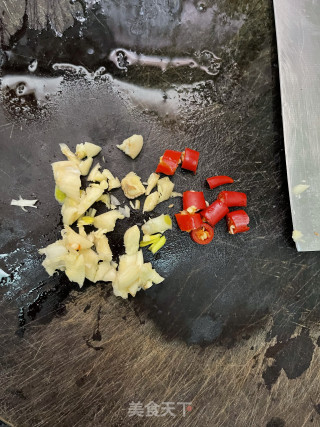 韭菜香干炒肉片步骤4