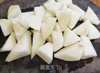 咸肉炖萝卜毛芋步骤4