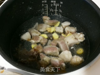 咸肉炖萝卜毛芋步骤3