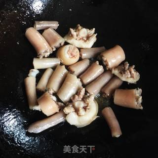 香菇炖猪尾巴步骤3