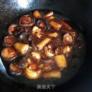 香菇炖猪尾巴步骤7
