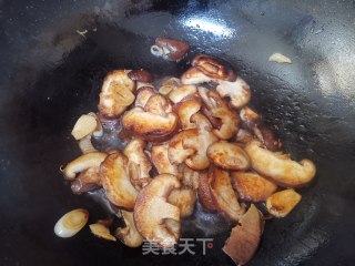 香菇木耳烧千张步骤5