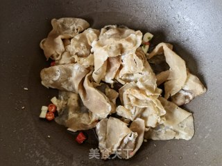 黑胡椒酱炒牛肉卷步骤6
